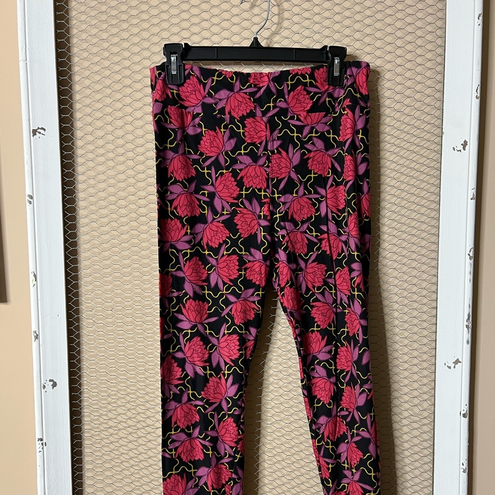 LuLaRoe Leggings TC Lotus Flowers